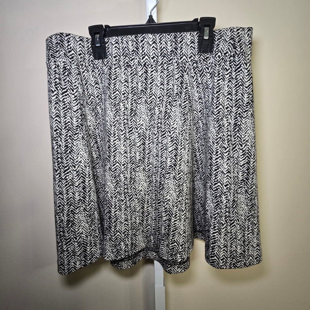 Theory Herringbone Skirt Black and White Career Casual L